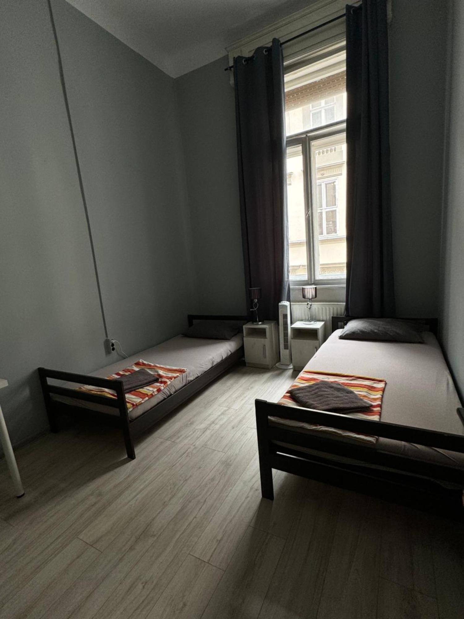 Boomerang Hostel *